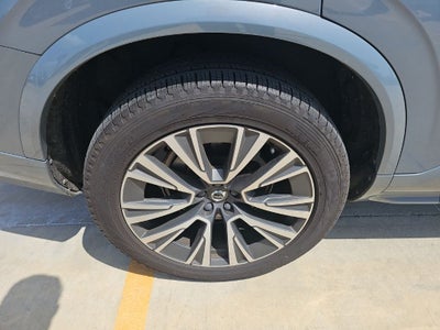 2020 Volvo XC90 T6 Momentum