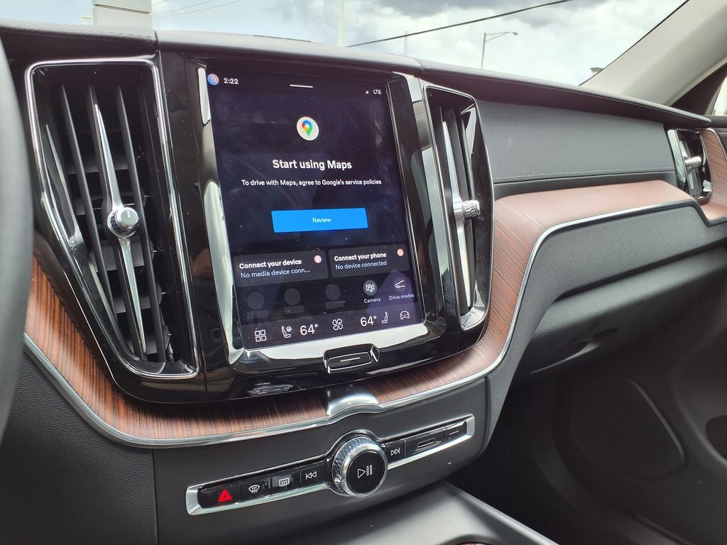 2023 Volvo XC60 B5 Ultimate Bright Theme