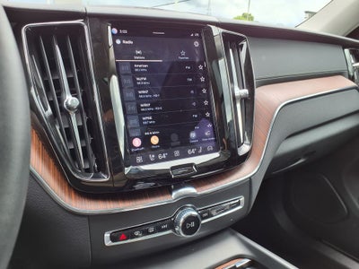 2023 Volvo XC60 B5 Ultimate Bright Theme