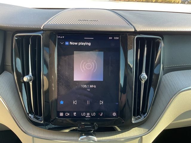 2023 Volvo XC60 B5 Ultimate Bright Theme