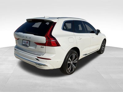 2023 Volvo XC60 B5 Ultimate Bright Theme