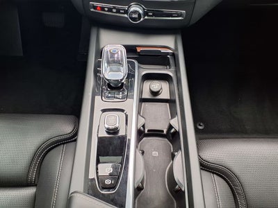 2023 Volvo XC60 B5 Ultimate Bright Theme
