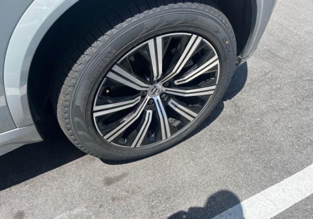 2024 Volvo XC90 B5 Core