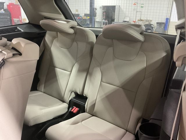 2023 Volvo XC90 B5 Plus