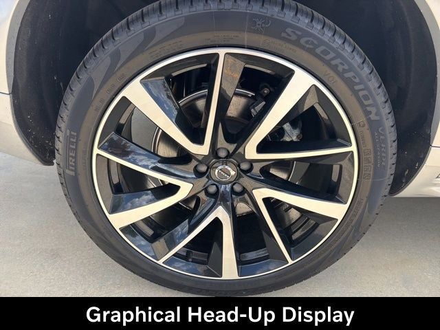 2023 Volvo XC90 B5 Plus