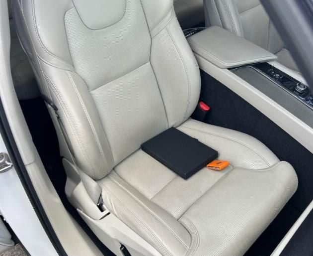 2023 Volvo XC60 B5 Ultimate Bright Theme