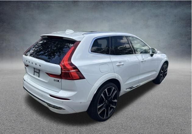 2023 Volvo XC60 B5 Ultimate Bright Theme