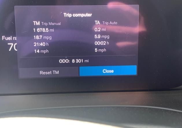 2024 Volvo XC60 B5 Ultimate Dark Theme