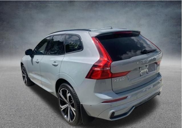 2024 Volvo XC60 B5 Ultimate Dark Theme