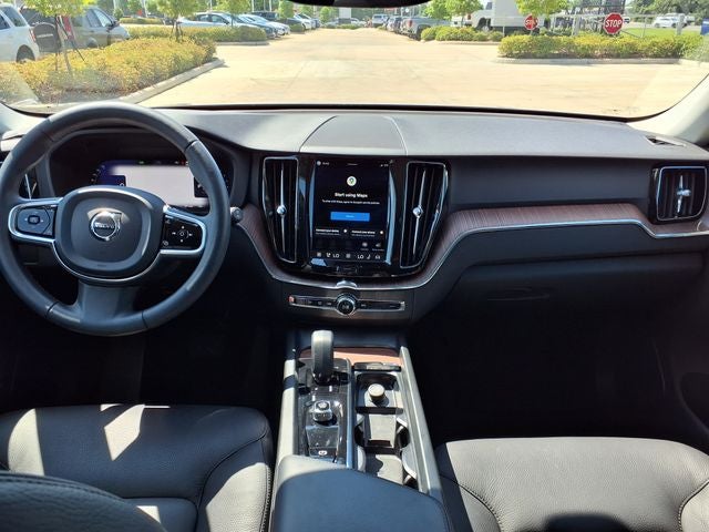 2023 Volvo XC60 B5 Plus Bright Theme