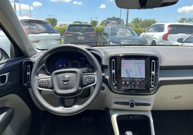 2023 Volvo XC40 B5 Plus Bright Theme