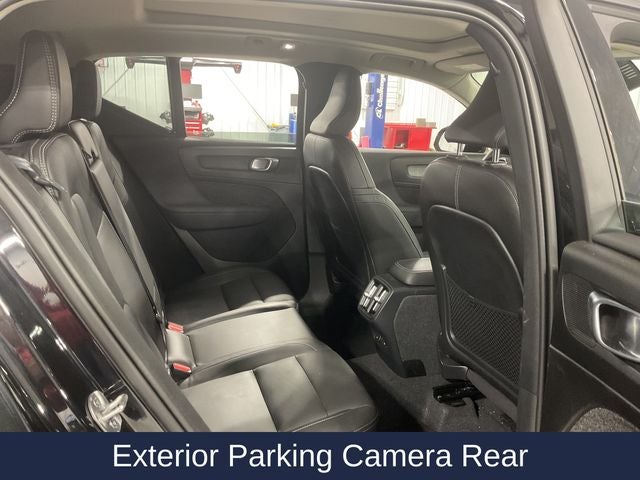 2024 Volvo XC40 B5 Plus Dark Theme