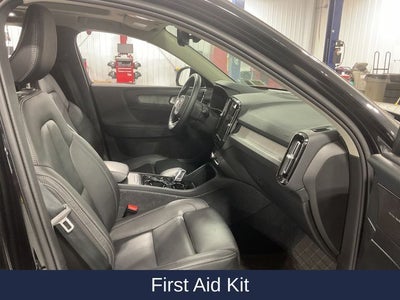 2024 Volvo XC40 B5 Plus Dark Theme