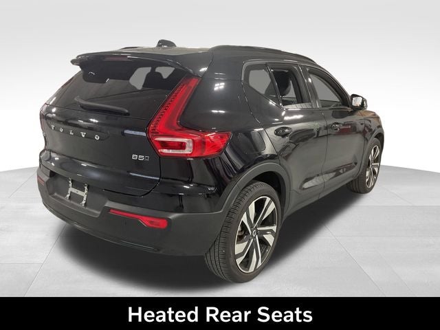 2024 Volvo XC40 B5 Plus Dark Theme