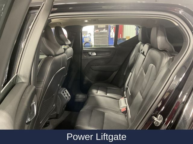 2024 Volvo XC40 B5 Plus Dark Theme