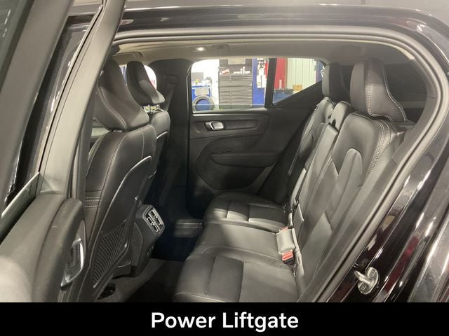 2024 Volvo XC40 B5 Plus Dark Theme