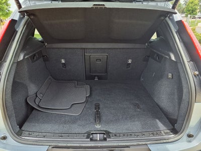 2023 Volvo XC40 B5 Plus Dark Theme
