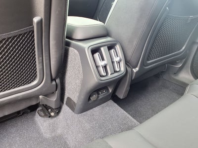 2023 Volvo XC40 B5 Plus Dark Theme