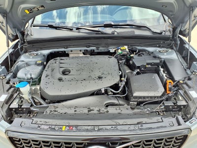 2023 Volvo XC40 B5 Plus Dark Theme