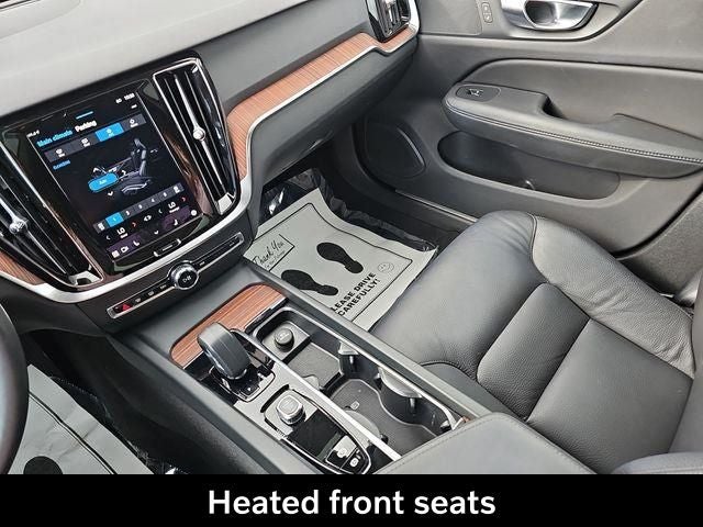 2025 Volvo V60 Cross Country B5 Plus