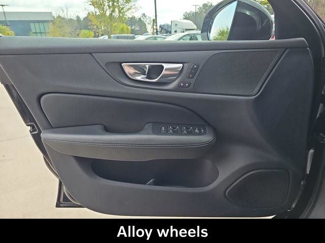 2025 Volvo V60 Cross Country B5 Plus