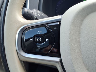 2025 Volvo XC90 B5 Core