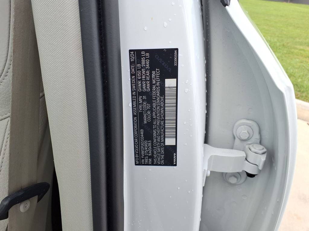 2025 Volvo XC90 B5 Core