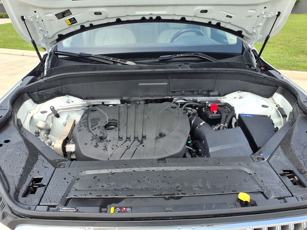 2025 Volvo XC90 B5 Core