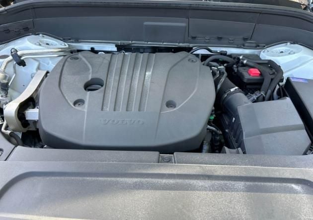 2025 Volvo XC90 B5 Core