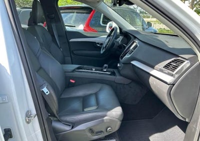 2025 Volvo XC90 B5 Core