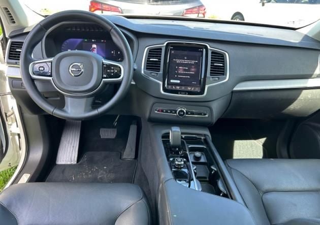 2025 Volvo XC90 B5 Core