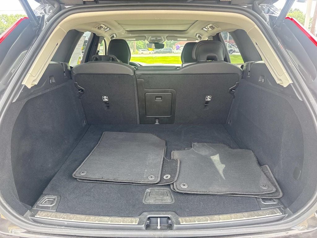2025 Volvo XC60 B5 Plus