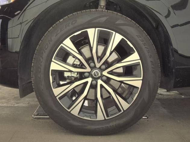 2025 Volvo XC60 B5 Core