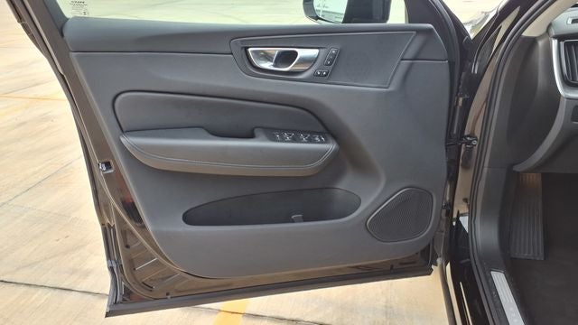 2025 Volvo XC60 B5 Core