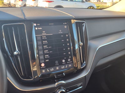 2025 Volvo XC60 B5 Core
