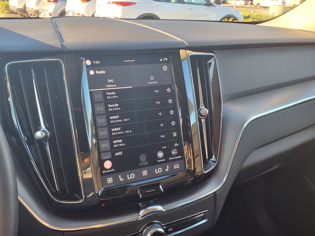 2025 Volvo XC60 B5 Core