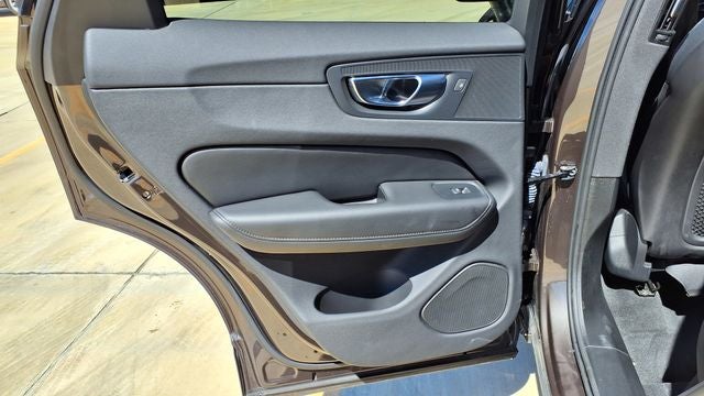 2025 Volvo XC60 B5 Core