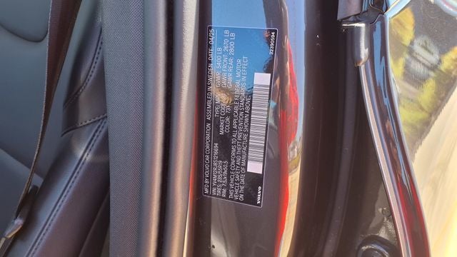 2025 Volvo XC60 B5 Core