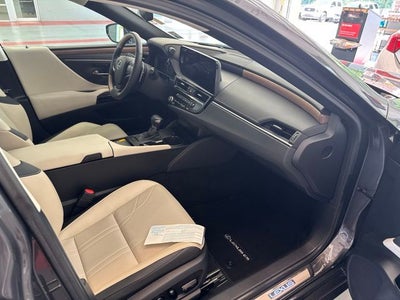 2024 Lexus ES 350 Ultra Luxury