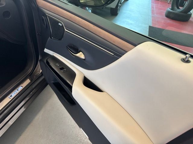 2024 Lexus ES 350 Ultra Luxury