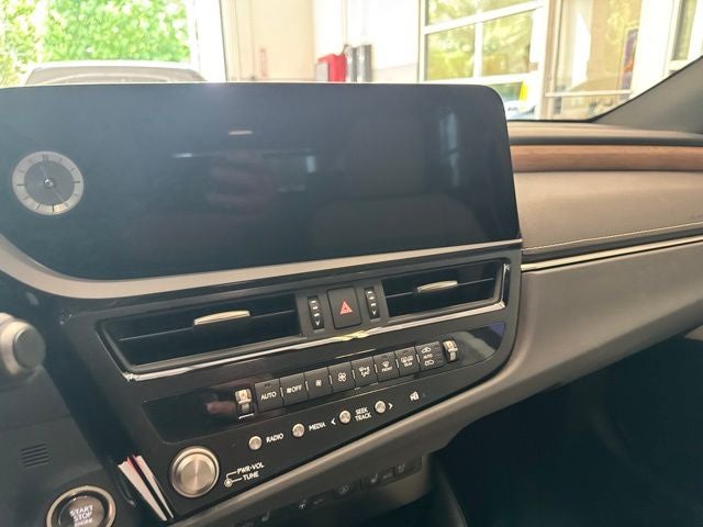2024 Lexus ES 350 Ultra Luxury