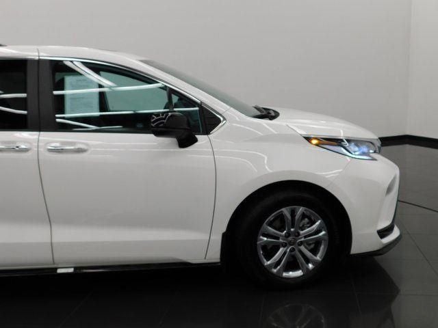 2023 Toyota Sienna XSE 7 Passenger