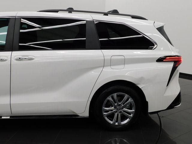 2023 Toyota Sienna XSE 7 Passenger