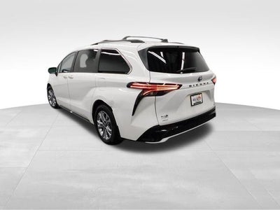 2023 Toyota Sienna XSE 7 Passenger