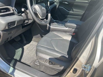 2025 Toyota Highlander Hybrid XLE