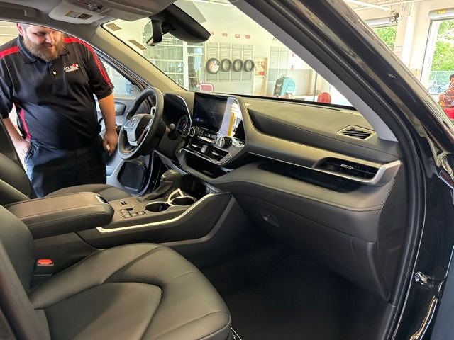 2026 Toyota Highlander Hybrid XLE