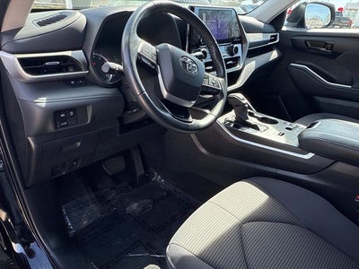 2024 Toyota Highlander LE