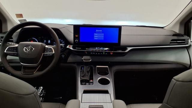2025 Toyota Sienna XLE 8 Passenger