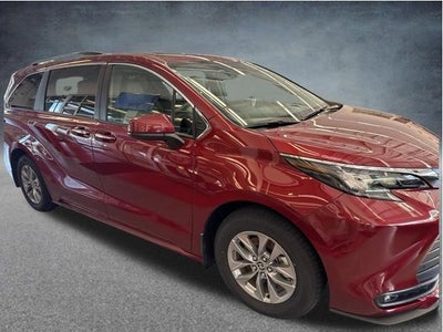 2026 Toyota Sienna XLE 8 Passenger