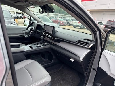 2026 Toyota Sienna XLE 8 Passenger